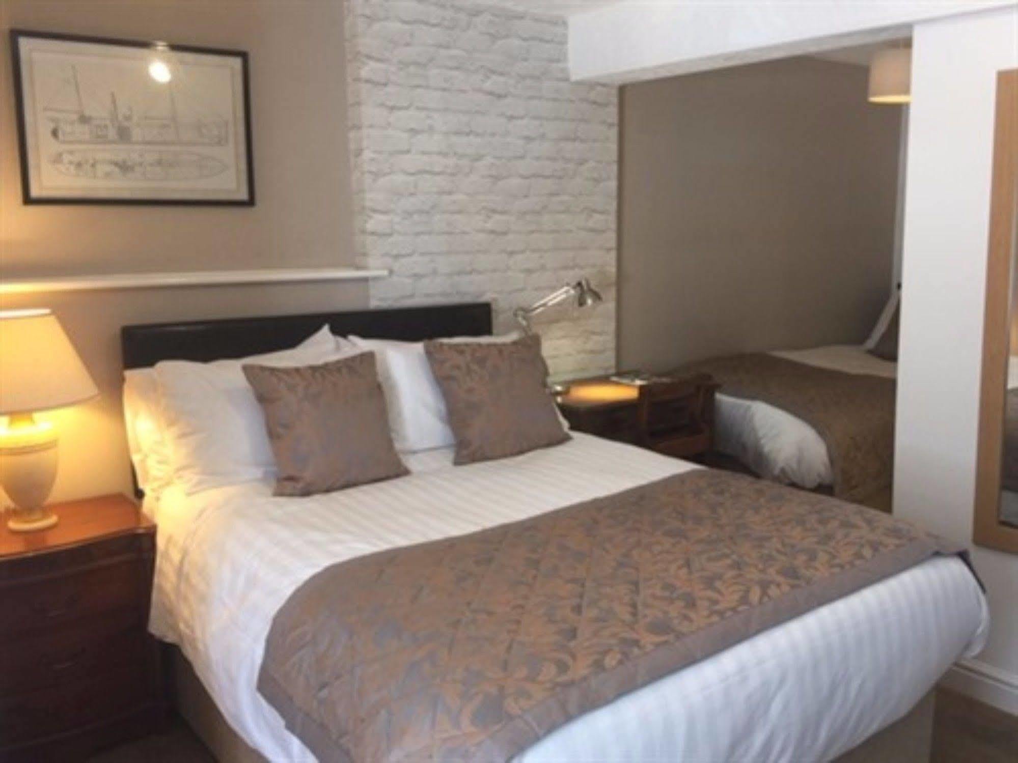 נאנטוויץ' The Swan Inn מראה חיצוני תמונה