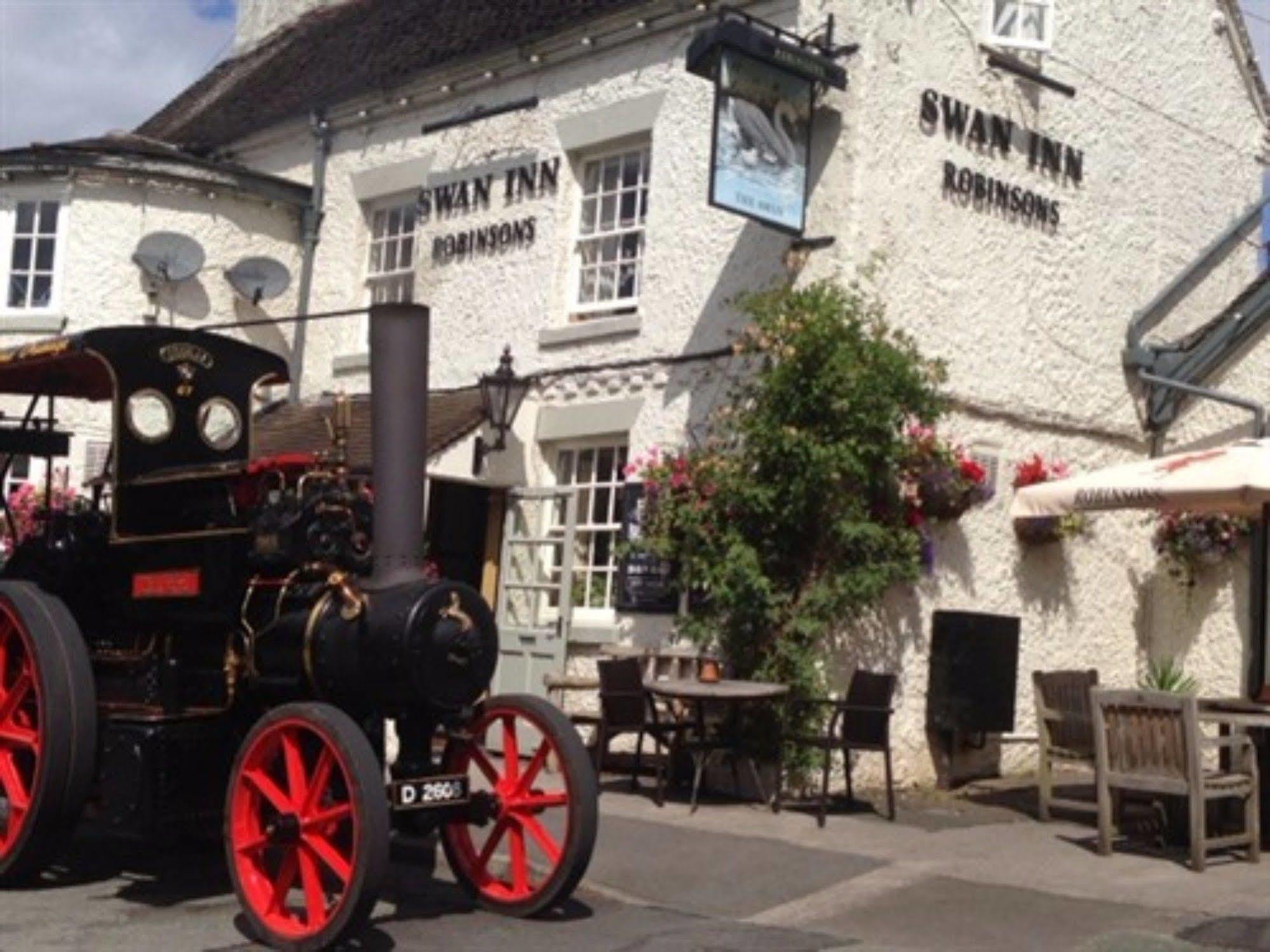 נאנטוויץ' The Swan Inn מראה חיצוני תמונה